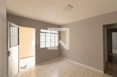 Casa com 2 quartos para alugar na Rua Palanque, Vila Jacuí, São Paulo