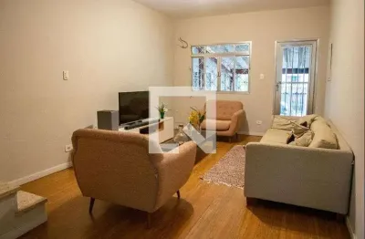 Casa com 3 quartos para alugar na Rua Filipinas, Alto da Lapa, São Paulo