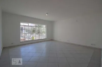 Casa com 3 quartos para alugar na Rua Amoroso Costa, Água Fria, São Paulo