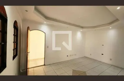 Casa com 2 quartos para alugar na Rua Custódia do Nascimento Aguirre, Jardim das Tulipas, Jundiaí