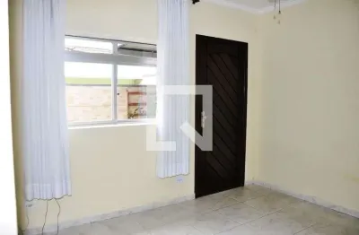 Casa com 3 quartos para alugar na Rua Doutor Joy Arruda, Vila Zat, São Paulo