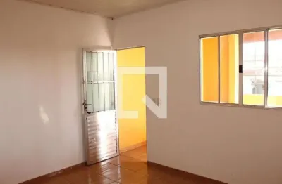 Casa com 1 quarto para alugar na Avenida Lyons, Centro, Cotia