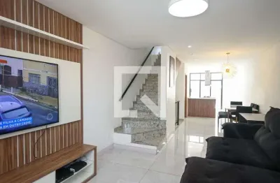 Casa com 3 quartos para alugar na Rua Susana Conti de Oliveira, Vila Ema, São Paulo