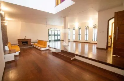 Casa com 5 quartos para alugar na Rua Guararapes, Brooklin, São Paulo