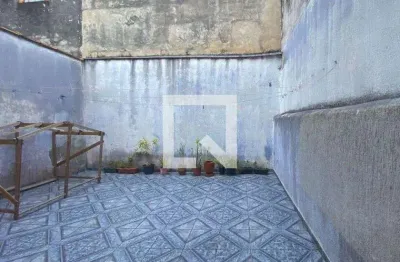 Casa com 2 quartos para alugar na Rua Chopin, Vila Nogueira, Diadema