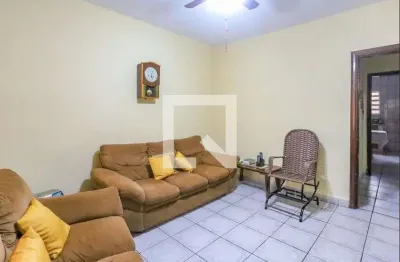 Casa com 2 quartos para alugar na Rua Juruá, Campanário, Diadema