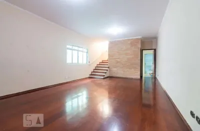 Casa com 3 quartos para alugar na Avenida Marechal Hermes da Fonseca, Quitaúna, Osasco