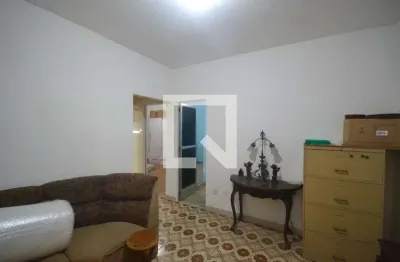 Casa com 2 quartos para alugar na Rua João Pessoa, Centro, Nilópolis