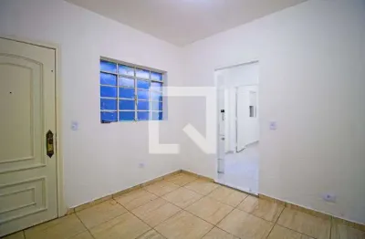 Casa com 2 quartos para alugar na Avenida Coronel Sezefredo Fagundes, Vila Mazzei, São Paulo