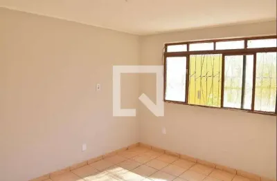 Casa com 2 quartos para alugar na Setor L Norte Qnl 4 Conjunto H, Taguatinga Centro (Taguatinga), Brasília