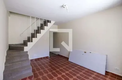 Casa com 2 quartos para alugar na Rua Curuaés, Vila Ema, São Paulo