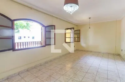 Casa com 4 quartos para alugar na Rua Anujá, Serraria, Diadema