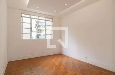 Casa com 3 quartos para alugar na Rua Almirante Marques De Leão, Bela Vista, São Paulo