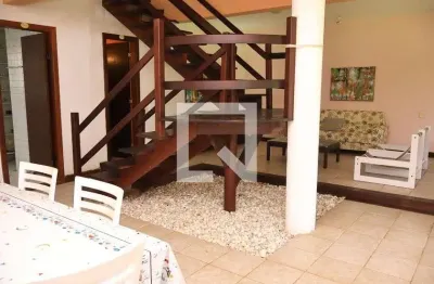 Casa com 4 quartos para alugar na Rua Flamengo, Itapuã, Salvador