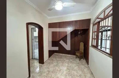 Casa com 2 quartos para alugar na Rua Joaquim Meier, Méier, Rio de Janeiro