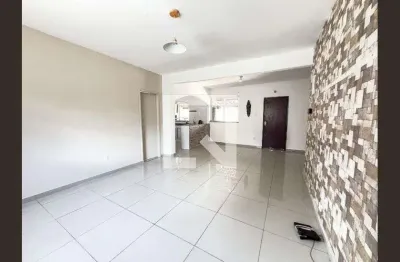 Casa com 2 quartos para alugar na Rua Severiano Monteiro, Irajá, Rio de Janeiro