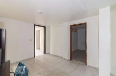 Casa com 2 quartos para alugar na Rua Primeiro Ministro Brochado Da Rocha, Pilarzinho, Curitiba