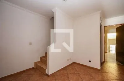 Casa com 2 quartos para alugar na Rua Doutor Anastácio Bonsucesso, Campo Limpo, São Paulo