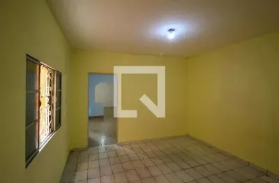 Casa com 2 quartos para alugar na Rua Guaiana-Timbó, Sapopemba, São Paulo