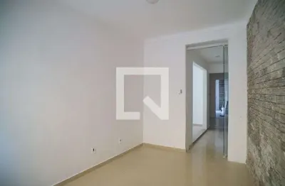 Casa com 2 quartos para alugar na Rua Santos Moreira, Santa Rosa, Niterói