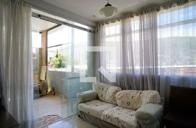 Casa com 1 quarto para alugar na Rua Santos Moreira, Santa Rosa, Niterói