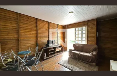 Casa com 2 quartos para alugar na Rua Primeiro Ministro Brochado Da Rocha, Pilarzinho, Curitiba