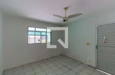 Casa com 2 quartos para alugar na Rua Guilherme Studart, Sapopemba, São Paulo