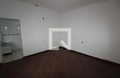 Casa com 2 quartos para alugar na Rua Coronel Petrarca de Mesquita, Sapopemba, São Paulo