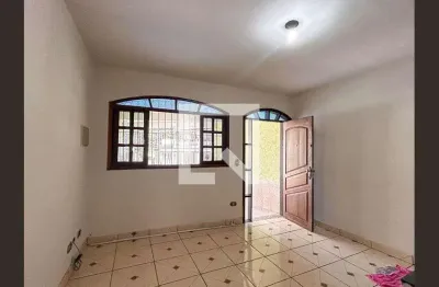 Casa com 2 quartos para alugar na Rua Sebastião de Pina, Jaraguá, São Paulo