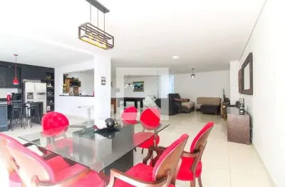 Casa com 4 quartos para alugar na Rua José Pereira Cardoso, Jardim São Miguel, São Paulo