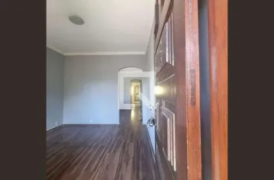 Casa com 4 quartos para alugar na Rua Monsenhor Messias, Flamengo, Contagem