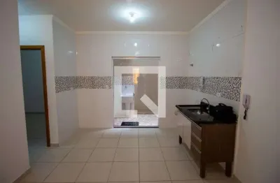Casa com 2 quartos para alugar na Rua Renzo Baldini, Itaquera, São Paulo