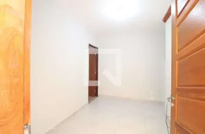 Casa com 3 quartos para alugar na Rua Brasílio Veiga, Veleiros, São Paulo