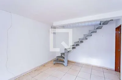 Casa com 3 quartos para alugar na Rua Nuto Santanna, Vila Miriam, São Paulo