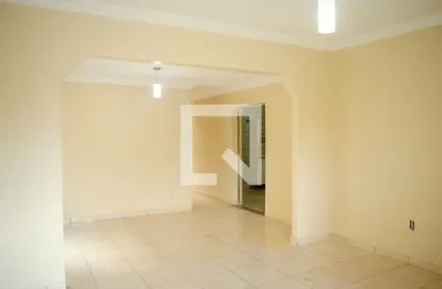 Casa para aluguel - setor norte ferroviário, 4 quartos,  200 m² - goiânia