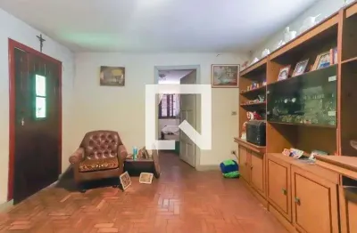 Casa com 2 quartos para alugar na Rua Abadia dos Dourados, Butantã, São Paulo