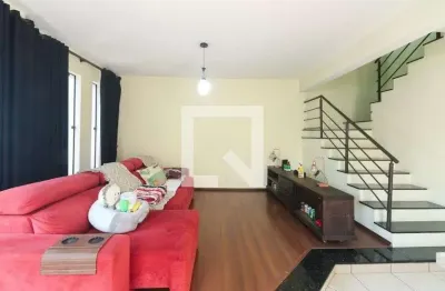 Casa com 4 quartos para alugar na Rua Caxambu, Vila Carrão, São Paulo