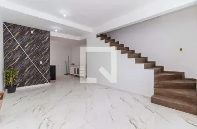 Casa com 2 quartos para alugar na Avenida Afonso Lopes de Baião, Vila Jacuí, São Paulo