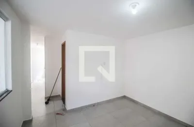 Casa com 2 quartos para alugar na Rua Paulo Macedo, Edson Passos, Mesquita