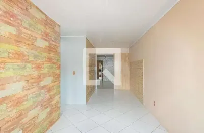 Casa com 2 quartos para alugar na Rua Ilha da Madeira, Olaria, Canoas