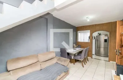 Casa com 3 quartos para alugar na Rua Mupia, Irajá, Rio de Janeiro