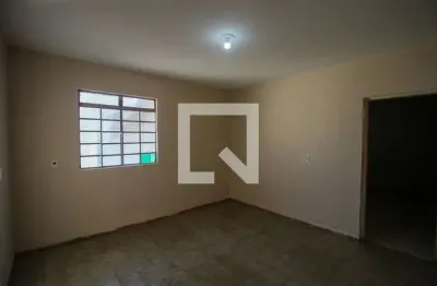 Casa com 1 quarto para alugar na Rua Nestor Trevisan, Vila Piedade, Sorocaba