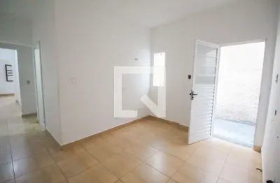 Casa com 2 quartos para alugar na Rua do Tramway, Água Fria, São Paulo