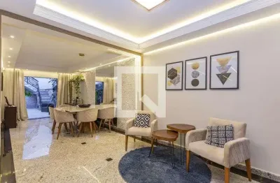 Casa com 3 quartos para alugar na Rua João Salem, Jabaquara, São Paulo