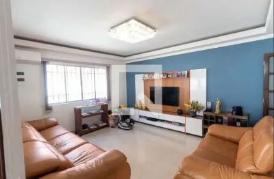 Casa com 3 quartos para alugar na Travessa Manoel Dos Santos Valbano, Vila Ré, São Paulo