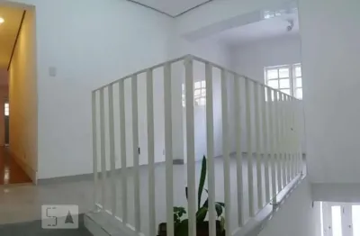 Casa com 2 quartos para alugar na Rua Loureiro Batista, Vila Mariana, São Paulo