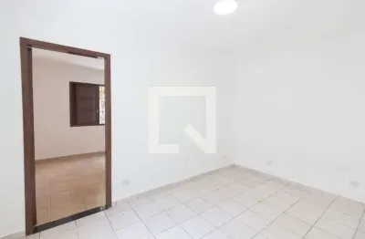Casa com 2 quartos para alugar na Rua Vilar do Monte, Santana, São Paulo