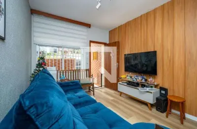 Casa com 3 quartos para alugar na Rua Santo Estácio, Jabaquara, São Paulo