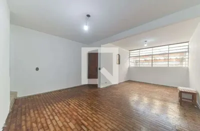 Casa com 3 quartos para alugar na Rua Bernardino de Campos, Campo Belo, São Paulo