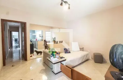 Casa com 3 quartos para alugar na Rua José de Albuquerque Medeiros, Água Fria, São Paulo